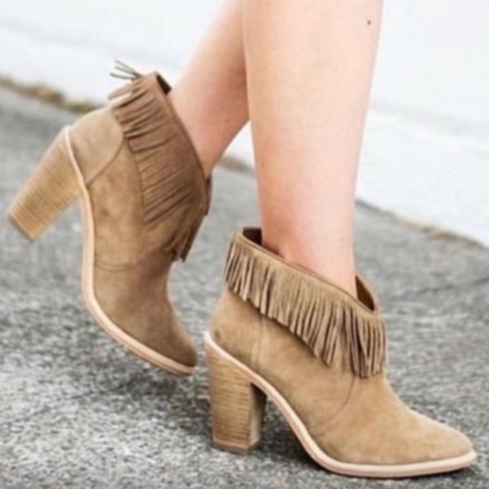 LIKE NEW JOIE fringe booties size 6 - Picture 2 of 10
